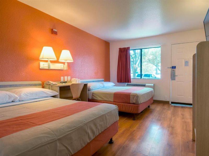 Motel 6-Escondido, Ca Exteriér fotografie
