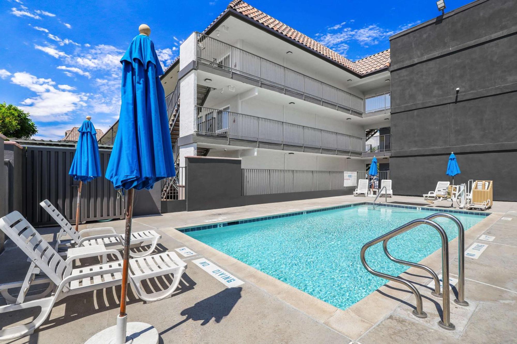 Motel 6-Escondido, Ca Exteriér fotografie
